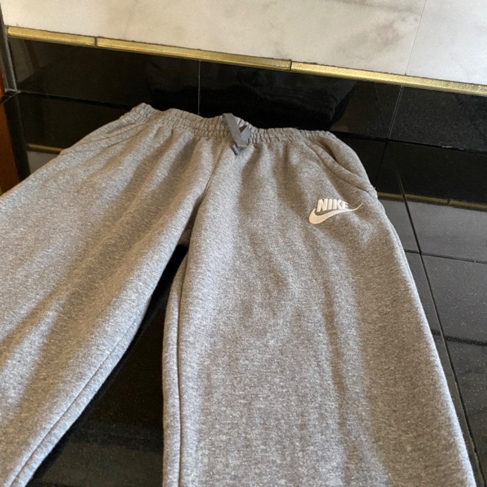 Nike - Picture 6 of 11